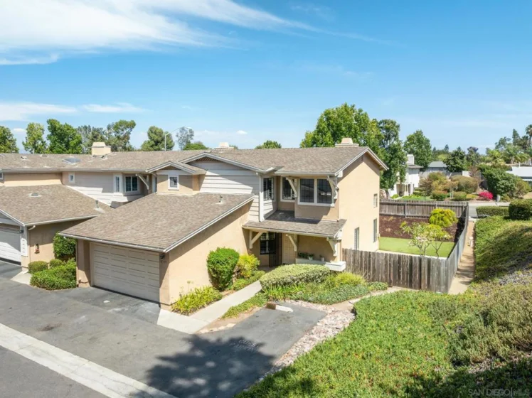 8395 Suntree Place photo 13