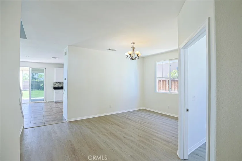 40322 Ariel Hope photo 8