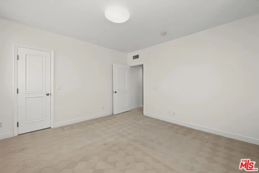 430 N Oakhurst Drive #PH406 photo 32
