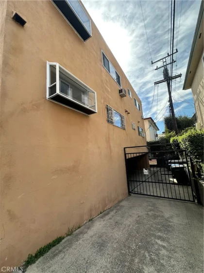 951 N Gardner #6 photo 18