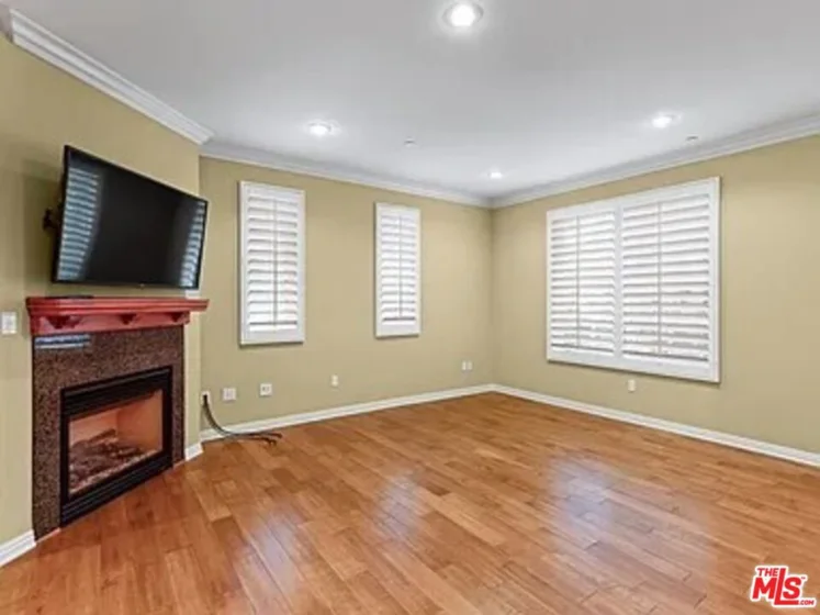 1810 S Barrington Avenue #5 photo 27