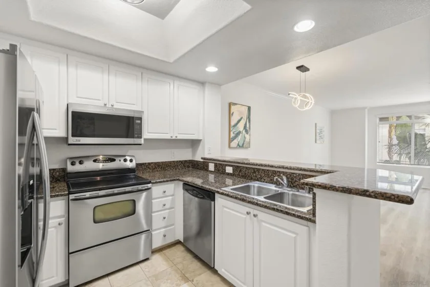 9263 Regents Road #B204 photo 7