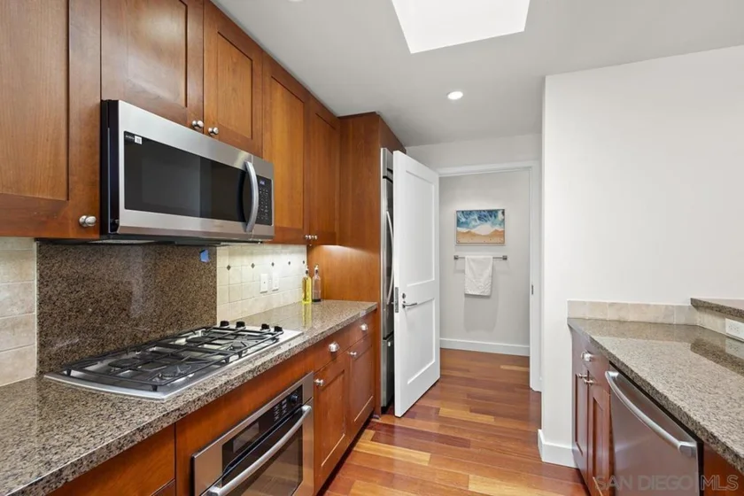 700 W E Street #510 photo 4