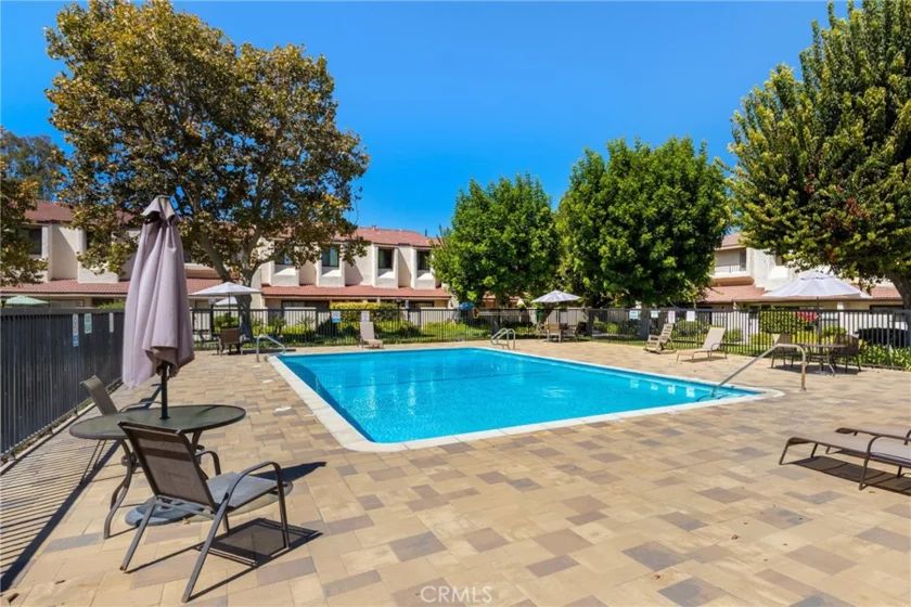 6021 Lindley Avenue #12 photo 30