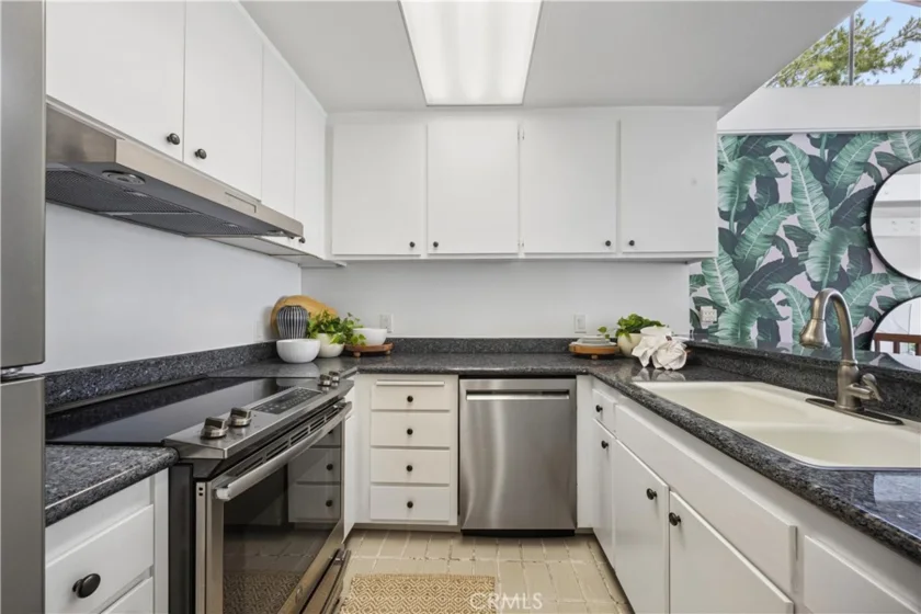 7303 N Marina Pacifica Drive photo 34