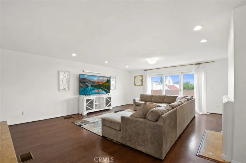 1158 W 11th Street #J photo 18