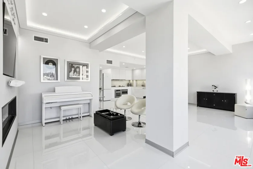 10501 Wilshire Boulevard #1007 photo 3