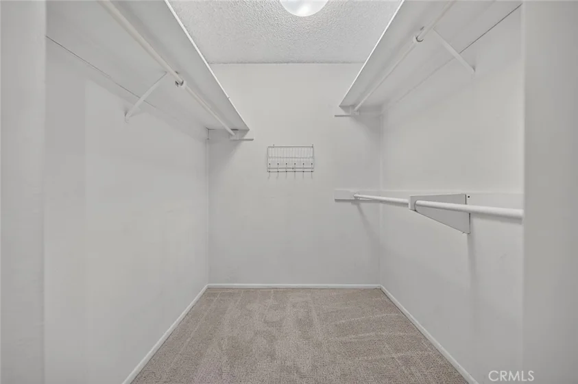 576 N Bellflower photo 16