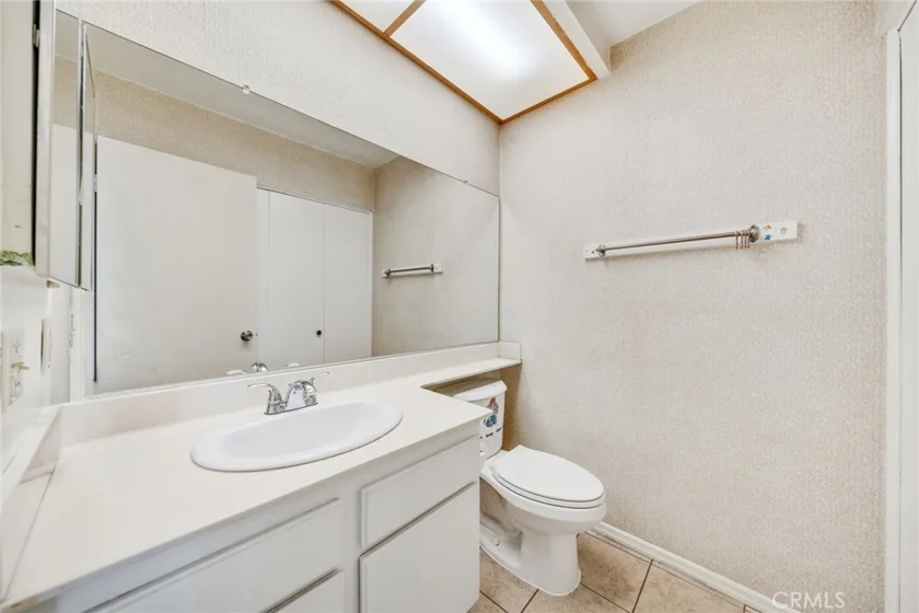 2564 Colgate photo 13