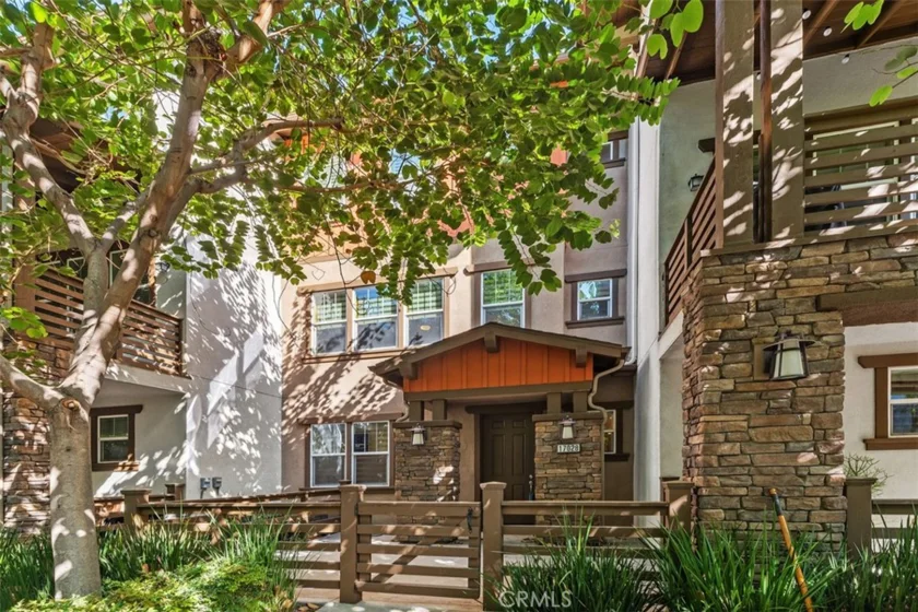 17028 Liberty Way photo 4