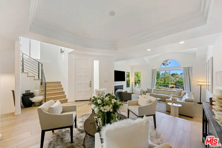 6481 Zuma View Place #109 photo 1