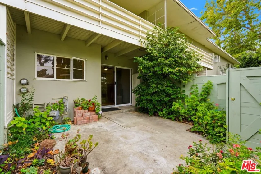 5327 Village photo 5