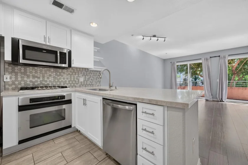 1501 India Street #304 photo 6