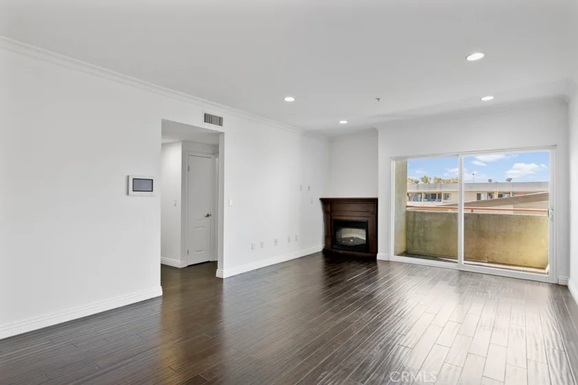 908 S Ardmore Avenue #304 photo 13