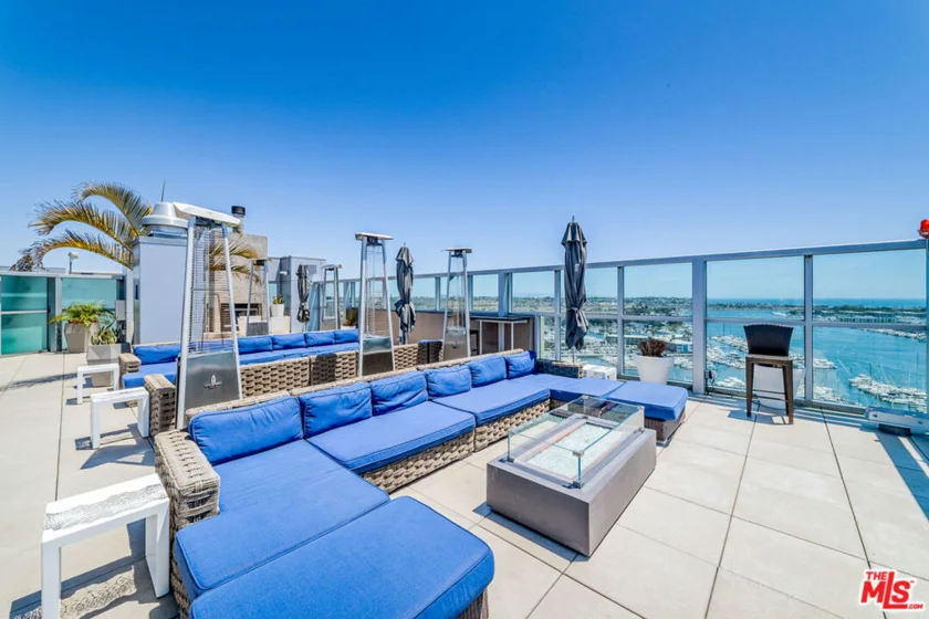 13700 Marina Pointe Drive #1018 photo 31