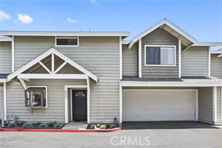 2191 Canyon photo 1