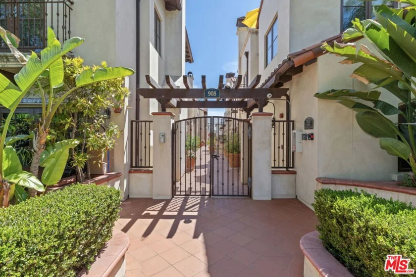 908 17th Street #4 photo 32