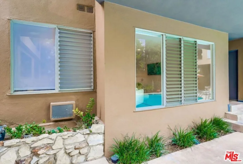 1275 Havenhurst Drive #4 photo 6