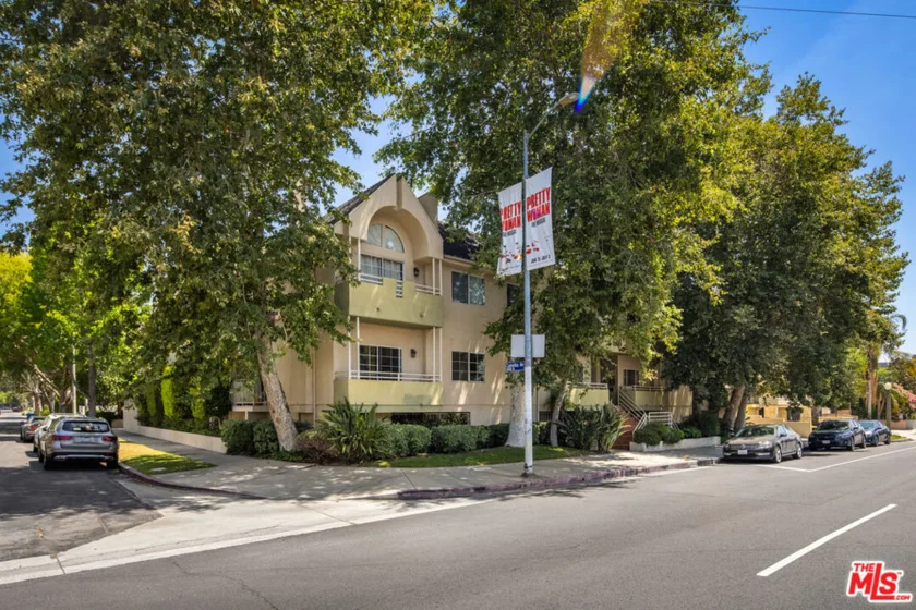 11485 Moorpark Street #14 photo 1