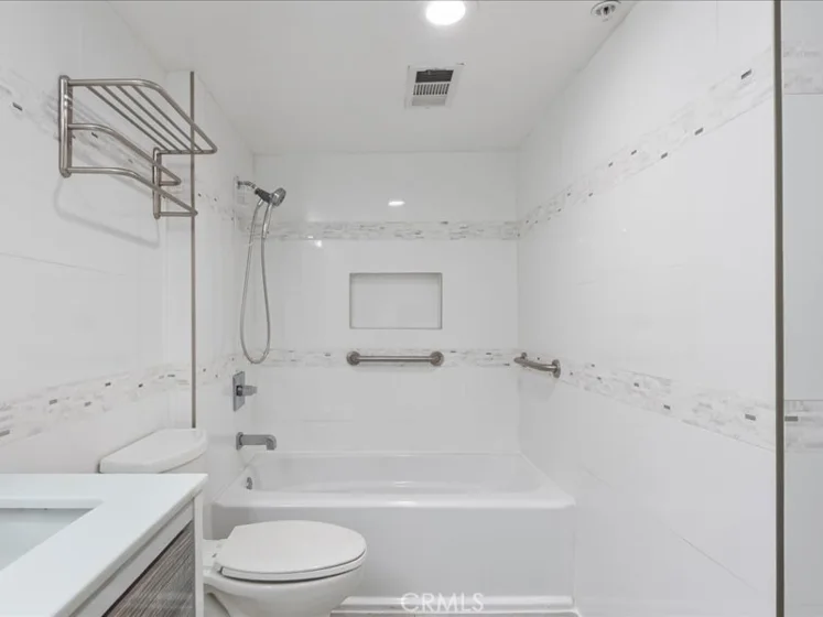 10660 Wilshire Boulevard #302 photo 32