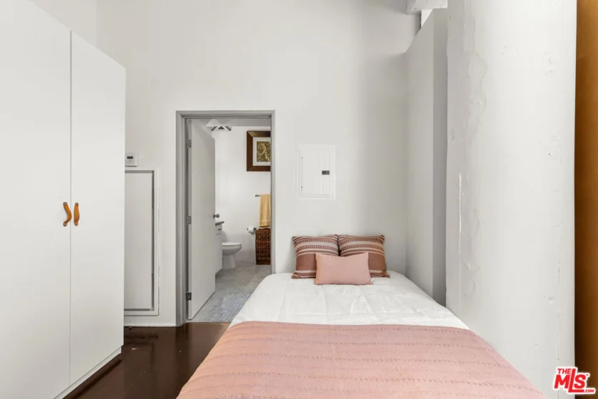 420 S San Pedro Street #410 photo 17