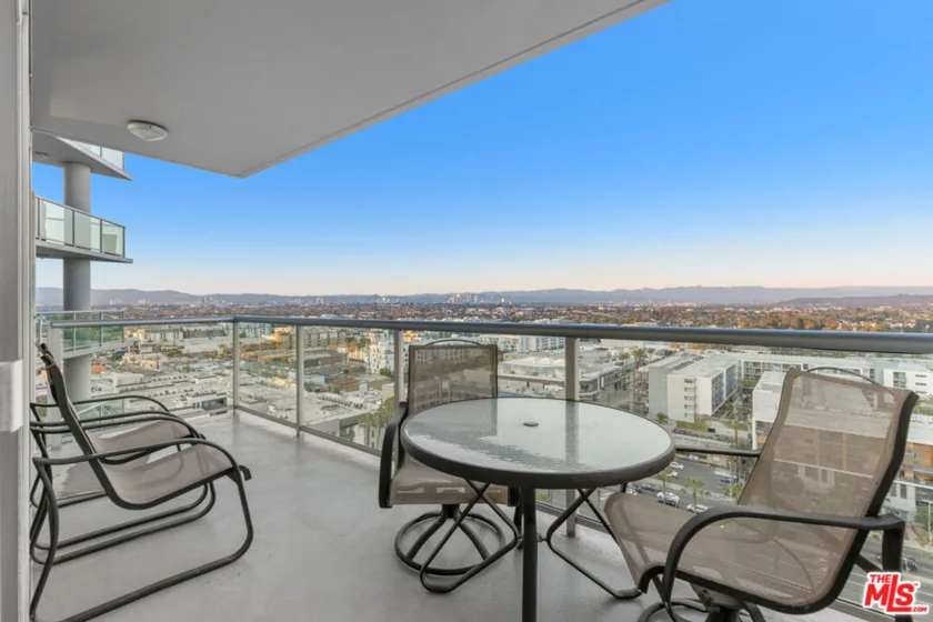 13600 Marina Pointe Drive #1704 photo 13