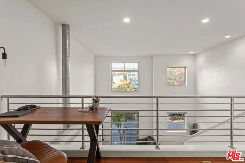25 Delancy photo 24