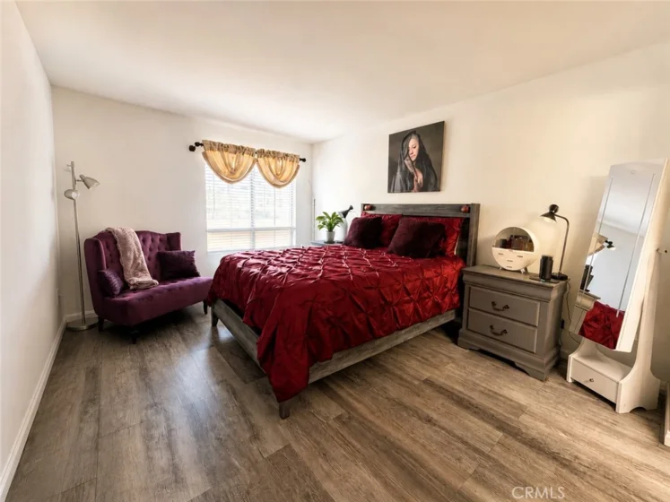5565 Canoga Avenue #207 photo 9
