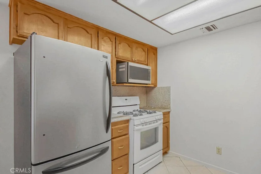 1427 Hillandale photo 10