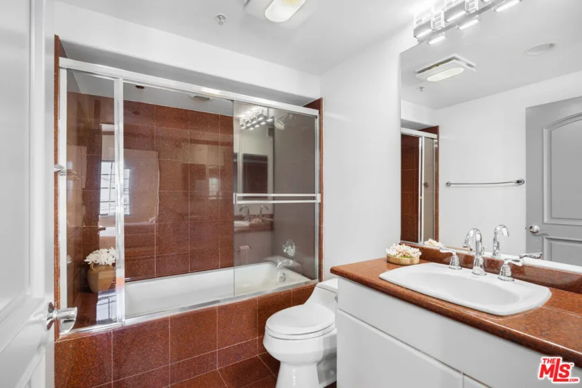 851 N San Vicente Boulevard #304 photo 9