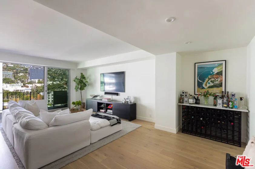 818 N Doheny Drive #1001 photo 4