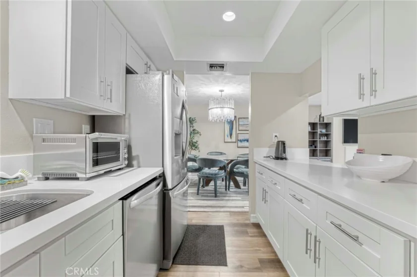 170 N Grand Avenue #102 photo 8