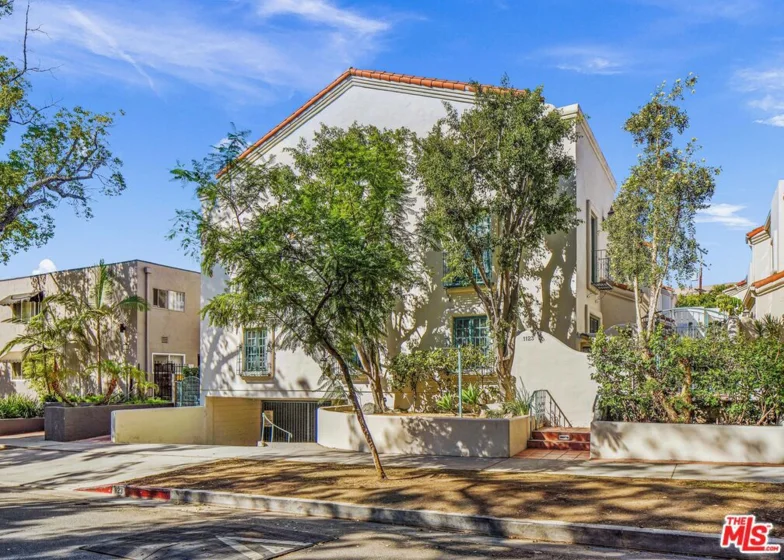 1123 N Flores Street #11 photo 1