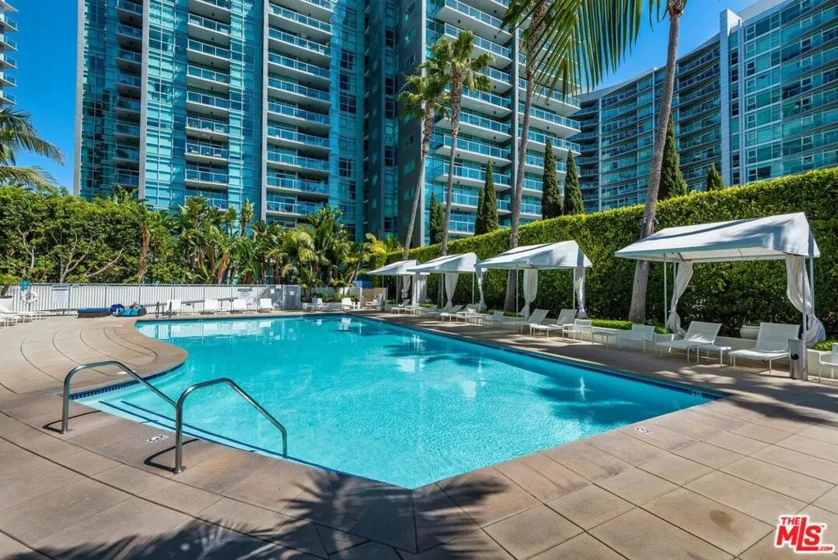 13700 Marina Pointe Drive #630 photo 52
