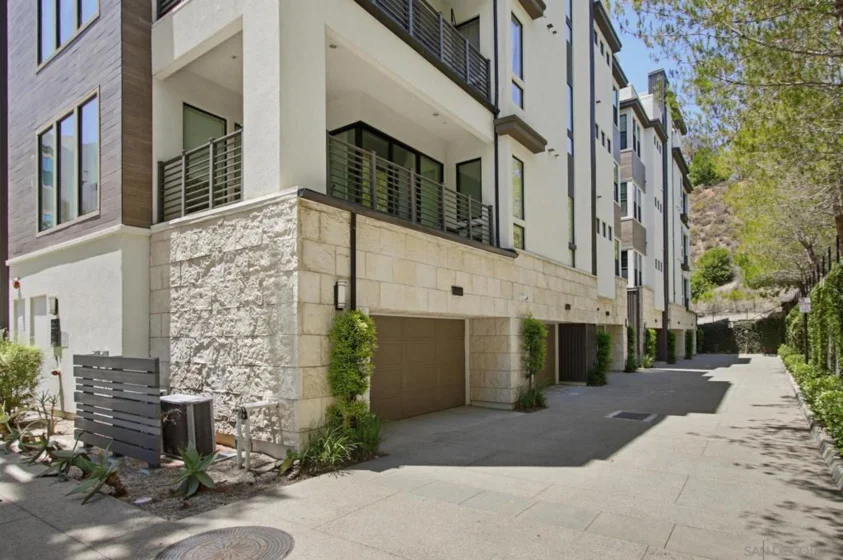 8442 Distinctive Drive photo 58