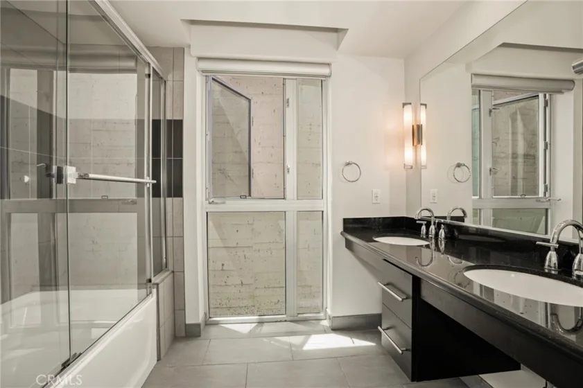 540 S Kenmore Avenue #203 photo 21