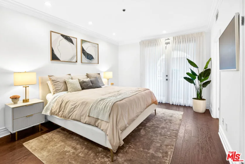 10364 Almayo Avenue #205 photo 7