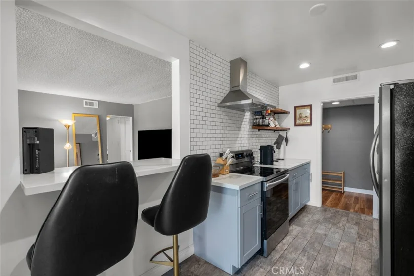 5454 Zelzah Avenue #309 photo 6