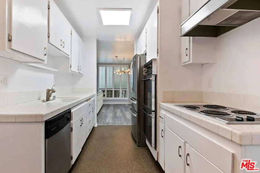 927 N Kings Road #107 photo 7