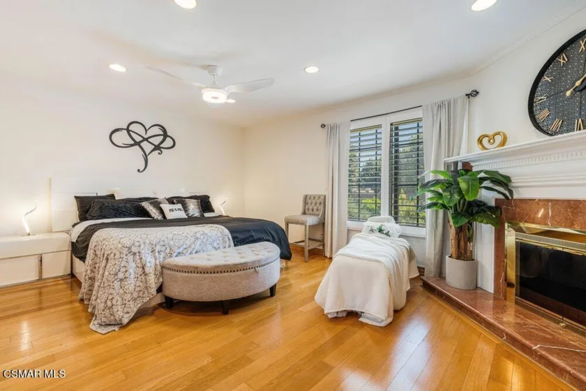 18102 Burbank Boulevard #29 photo 23
