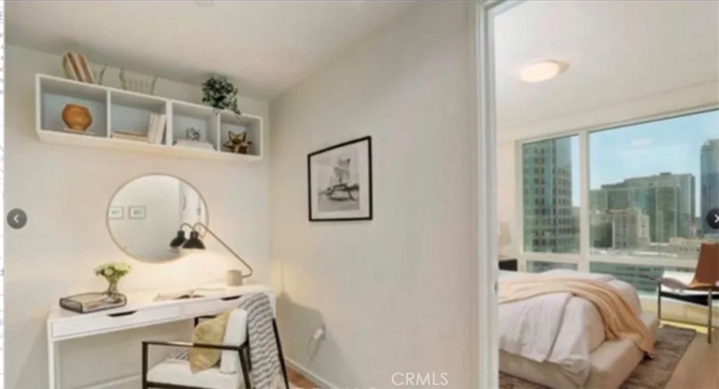 877 Francisco #707 photo 4