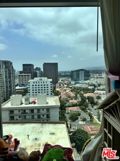 10727 Wilshire Boulevard #2002 photo 14