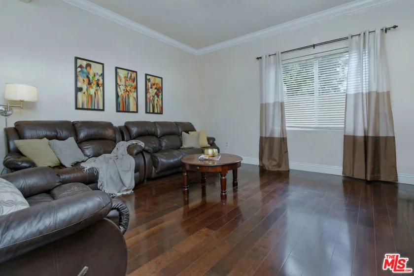 14315 Magnolia Boulevard #101 photo 4