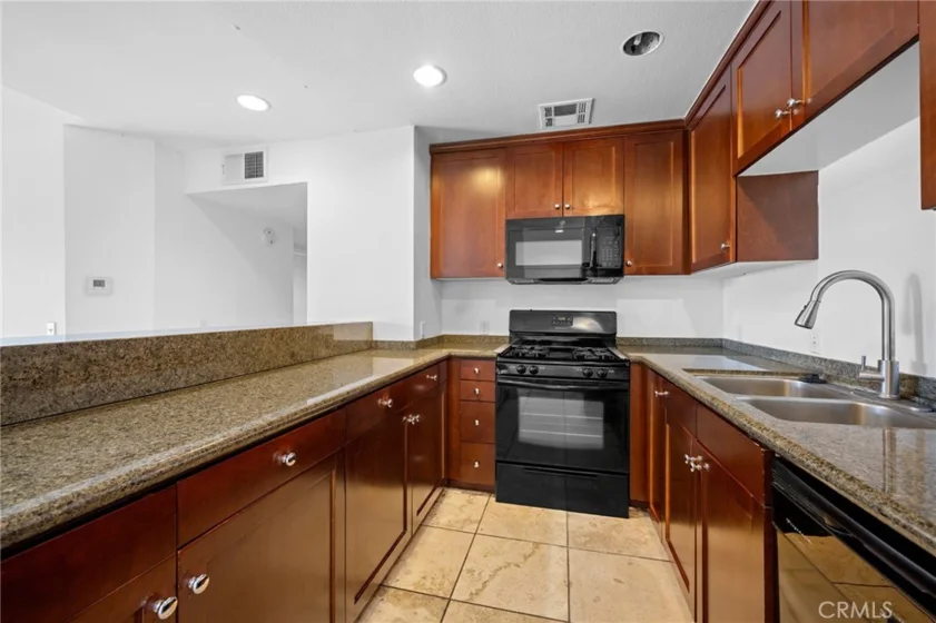 20253 Keswick Street #331 photo 11