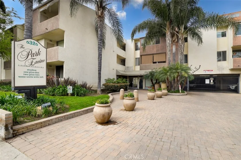 5325 Newcastle Avenue #334 photo 1