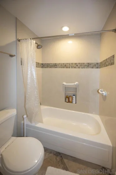 17959 Avenida Alozdra photo 30