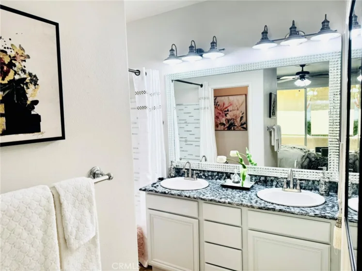 44942 Bellflower photo 18