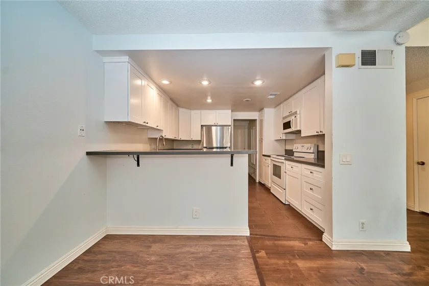 380 Deerfield photo 15