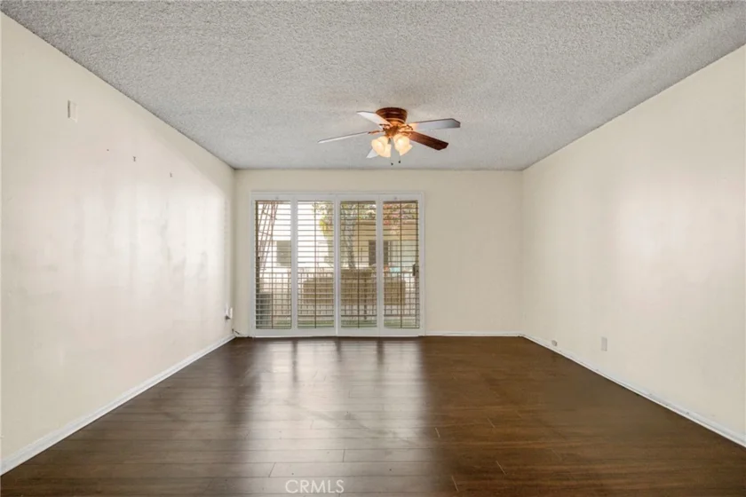 5460 White Oak Avenue #F105 photo 6