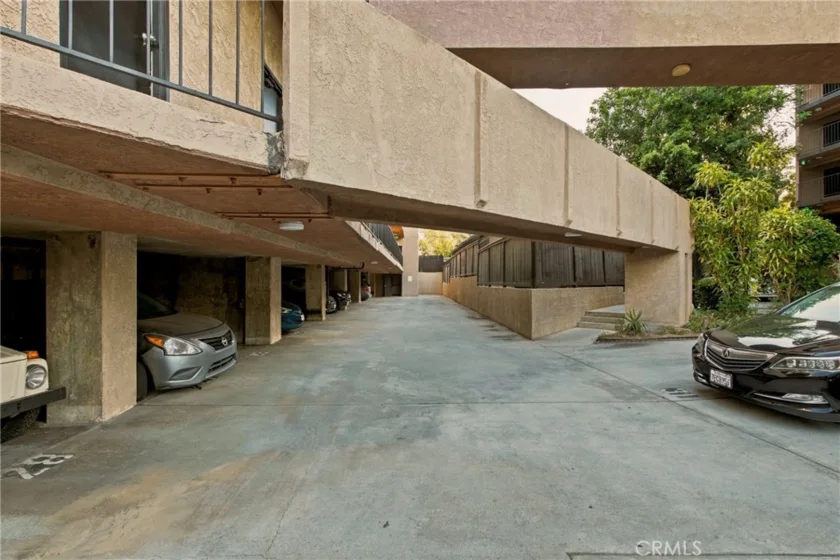 460 Golden Avenue #320 photo 21